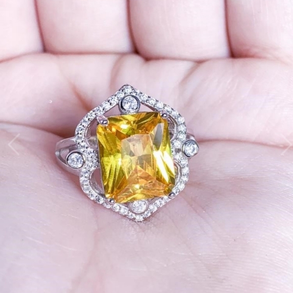 Ring - Picture 4 of 4